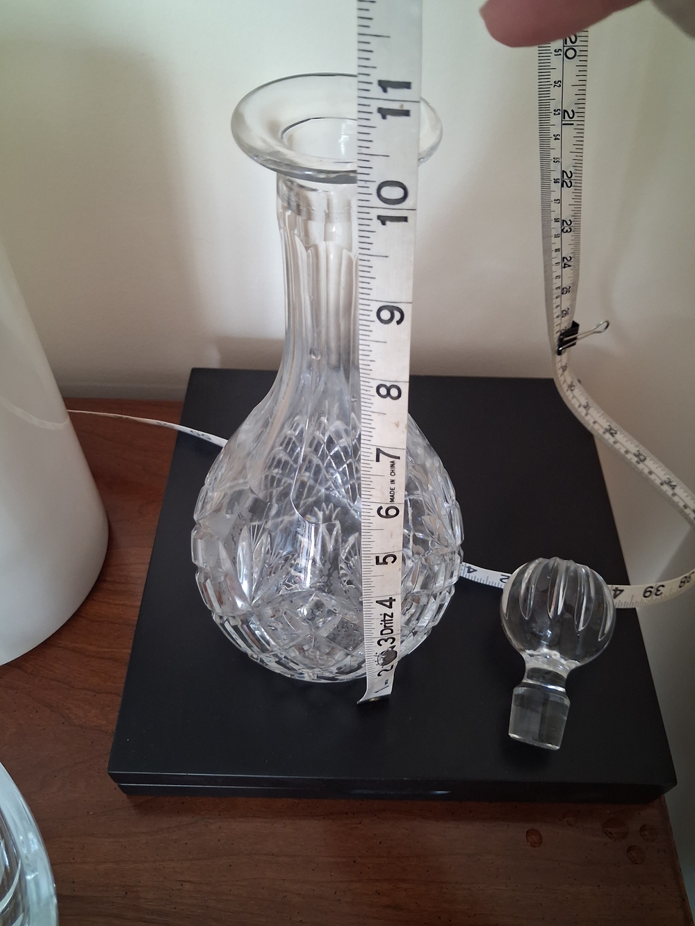 Clear Cut Glass Crystal Decanter with Stopper - Picture 6 of 7